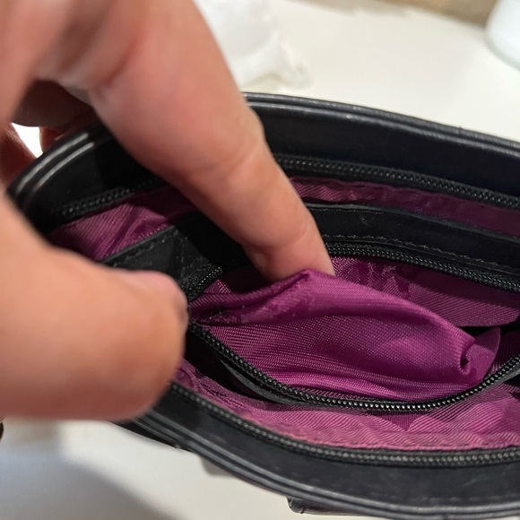 MCM SMALL BLACK QUILTED SHOULDER BAG - Picture 8 of 11